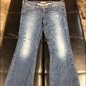 Guess jeans!! Very cute. Size 27